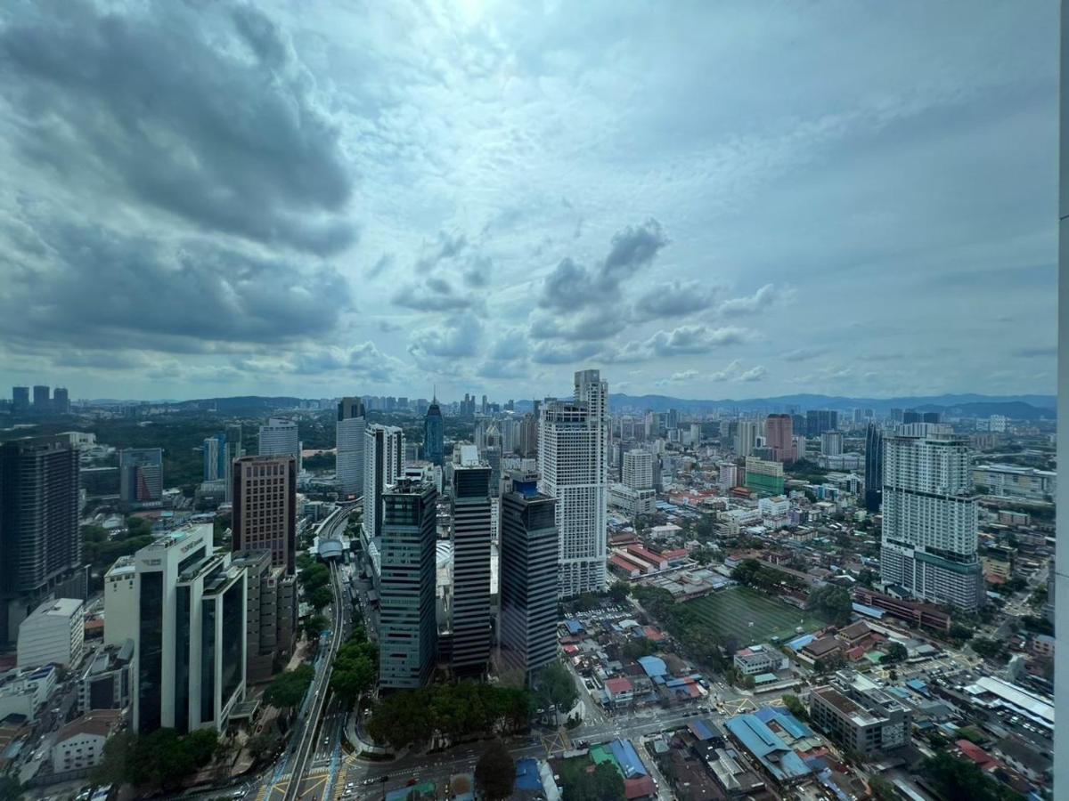Апартаменты The Platinum Klcc By Cozy White Куала-Лумпур Экстерьер фото